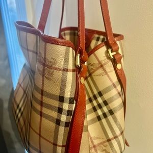 Burberry luxery bag